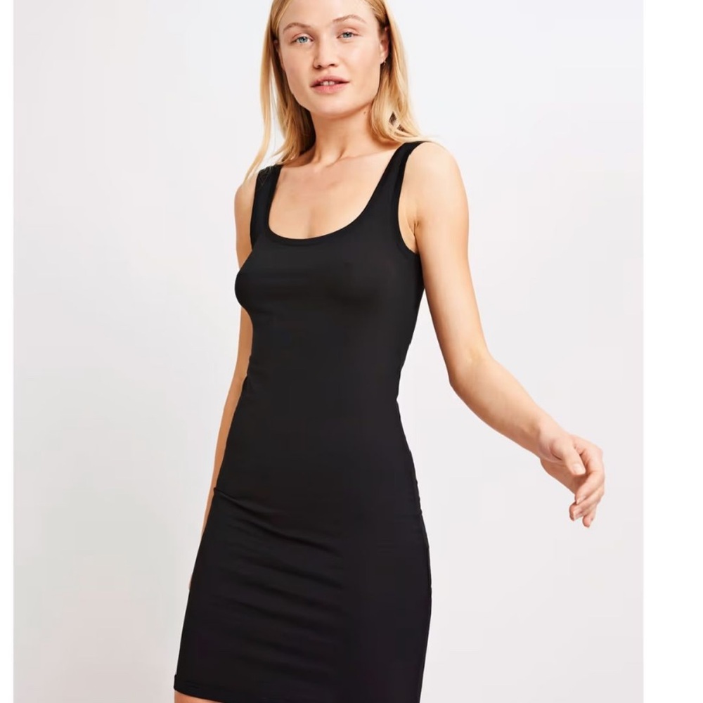 SAMSOE Black Sleeveless Scoop-Neck Midi Dress
